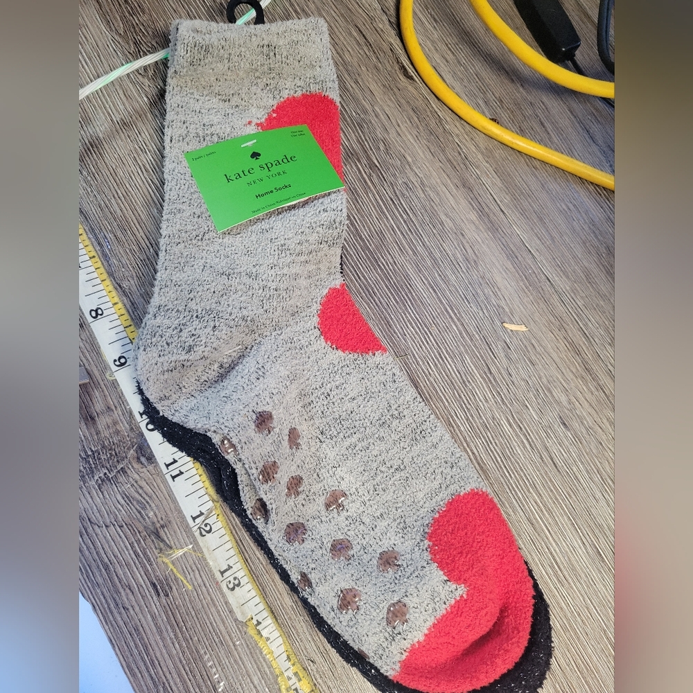 NWT Kate Spade womans one size 2 pack Home socks Fuzzy with grips A40